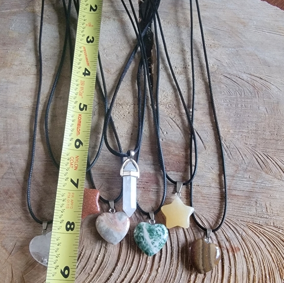 Multi-Stone Pendant Necklace Set Of 7. - Picture 5 of 5